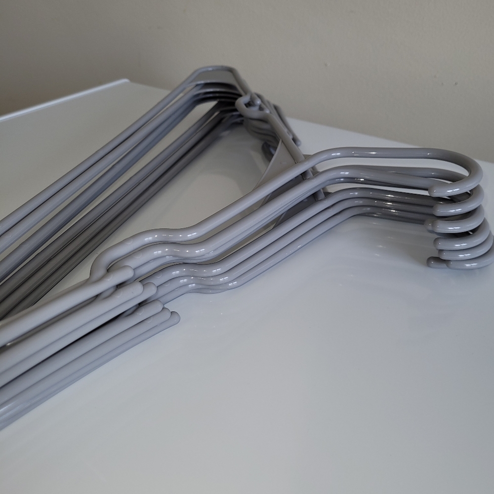 💙 Mainstays 8 pack gray bundle plastic clothing hangers